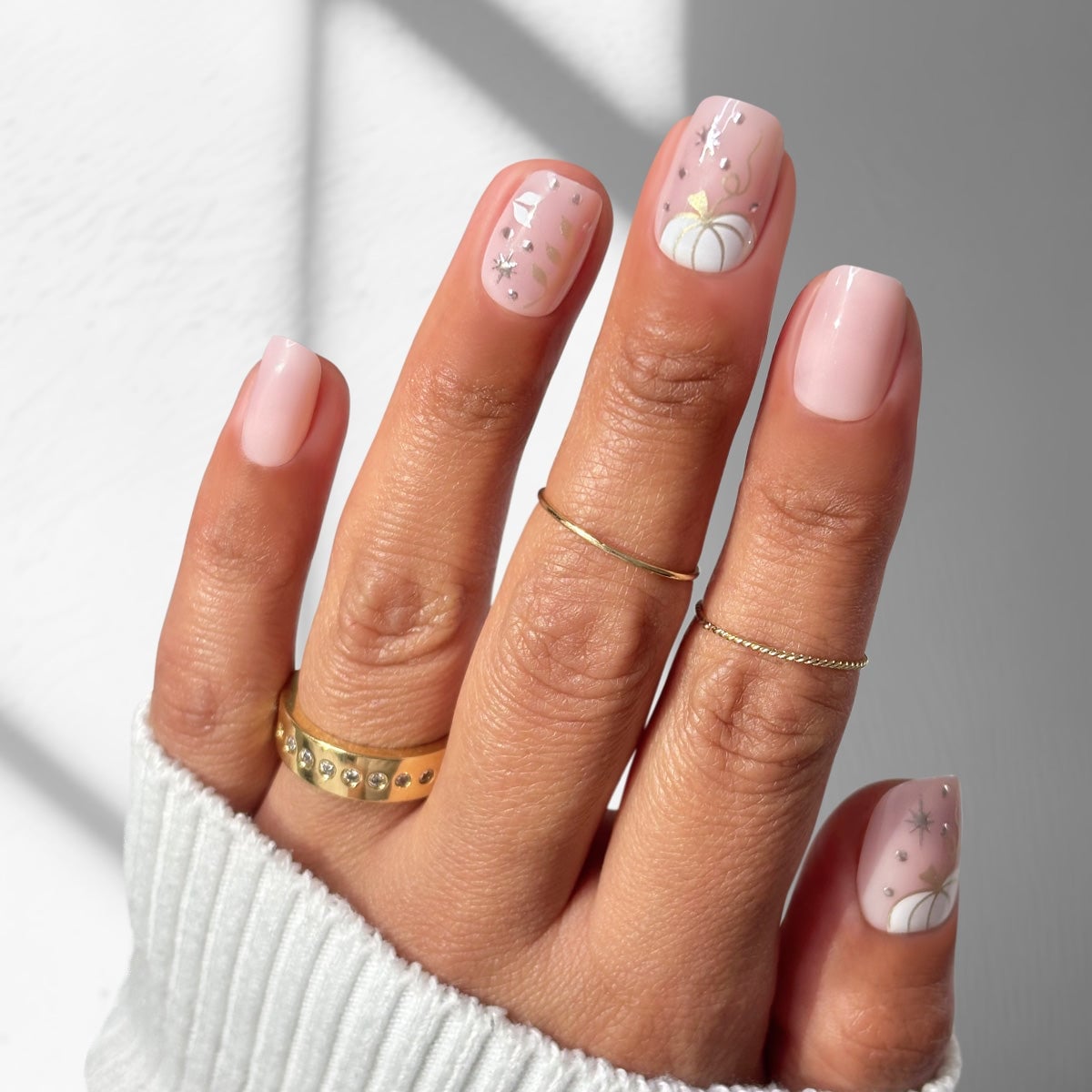 Pale Pink Squoval with Pumpkin Art, короткие — Squoval Nails