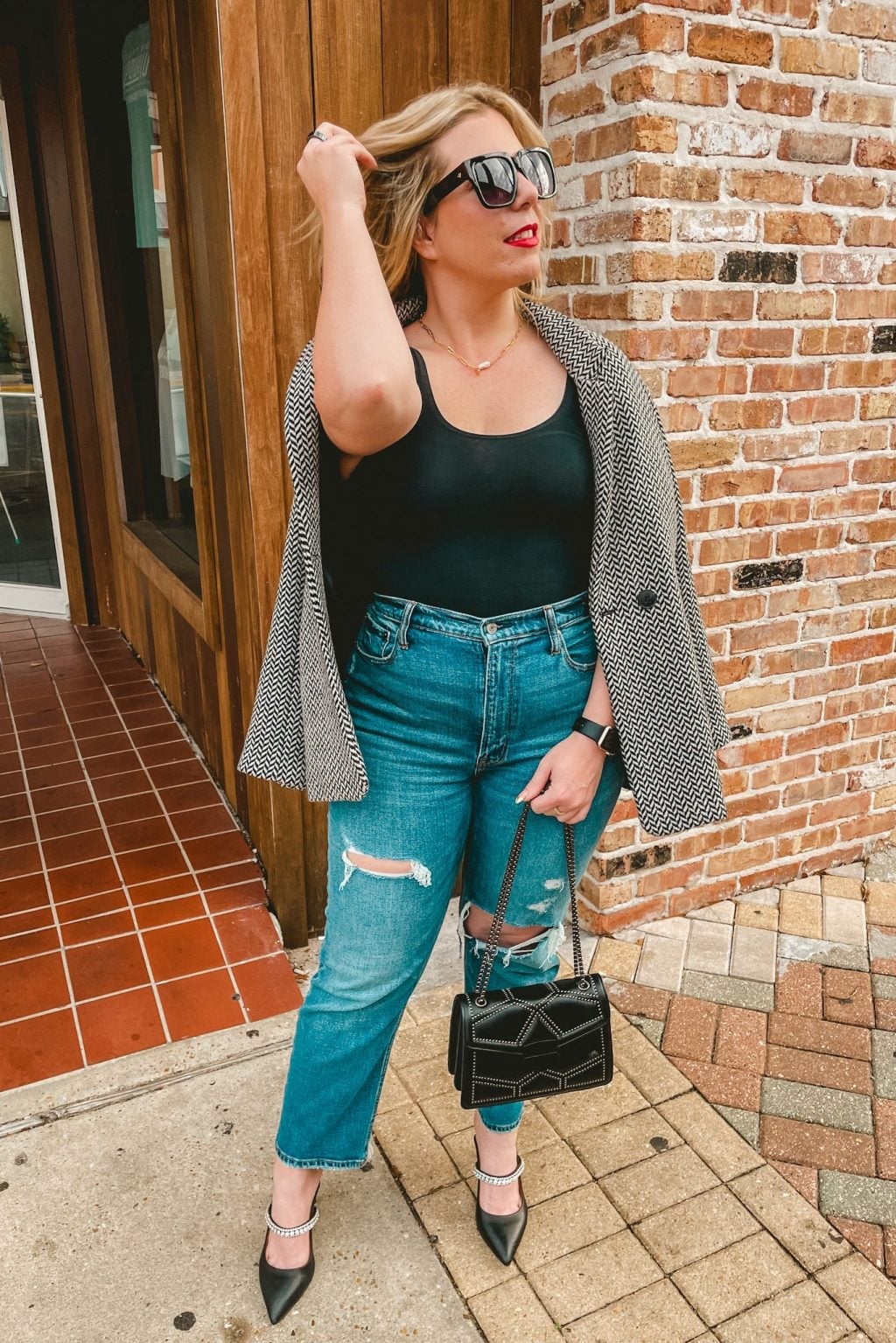Ripped Straight Leg Jeans With Patterned Blazer — Straight Leg Jeans Outfits
