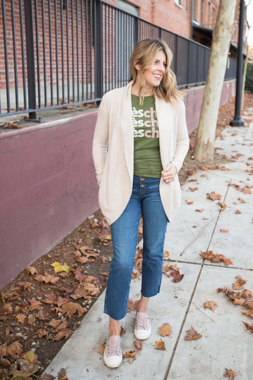 Graphic Tee With Cream Cardigan and Cropped Jeans — Straight Leg Jeans Outfits