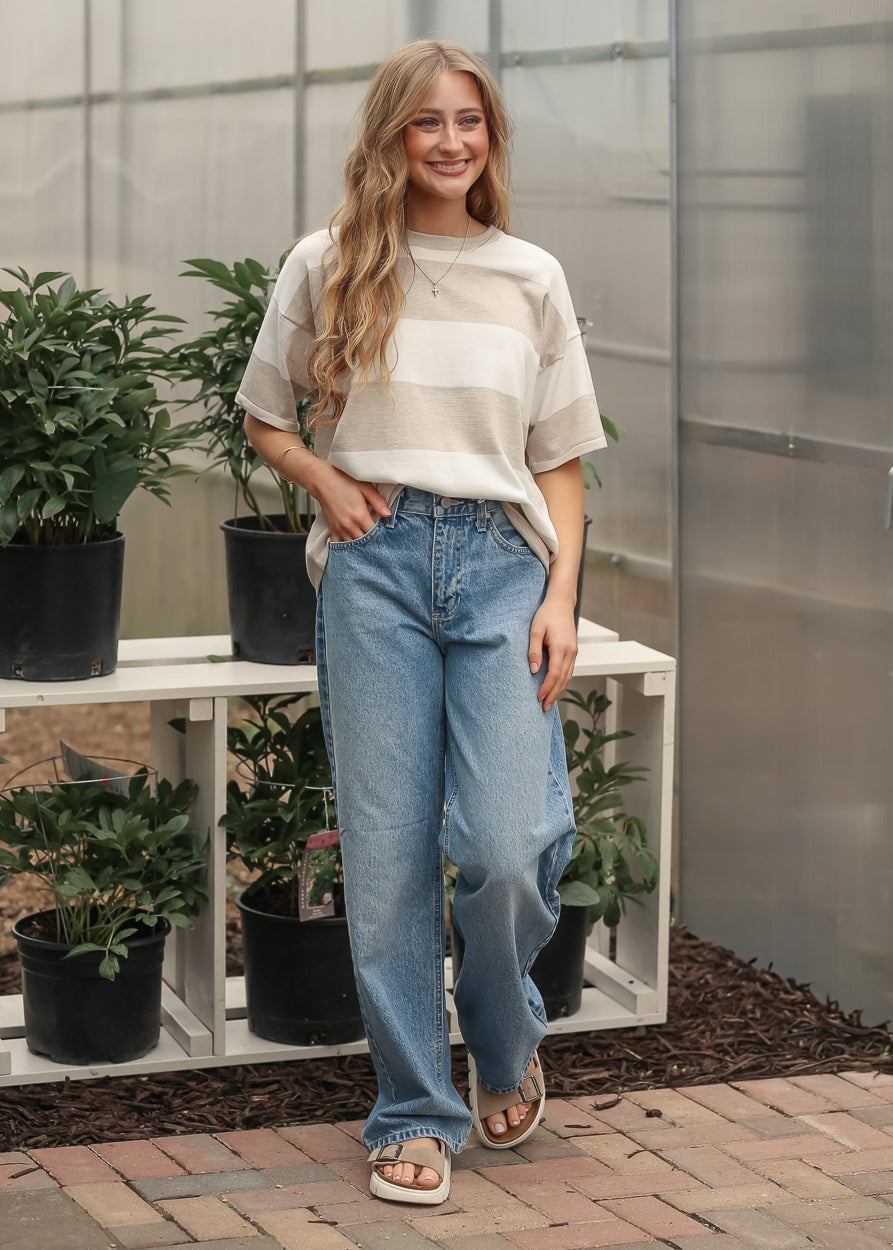 Striped T-Shirt With Relaxed Straight Leg Jeans — Straight Leg Jeans Outfits