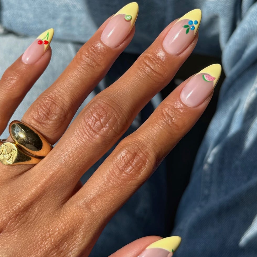 Nude With Yellow French Tips Medium Almond Nails Nude With Yellow French Tips Medium Almond Nails — Trendy Almond Nails