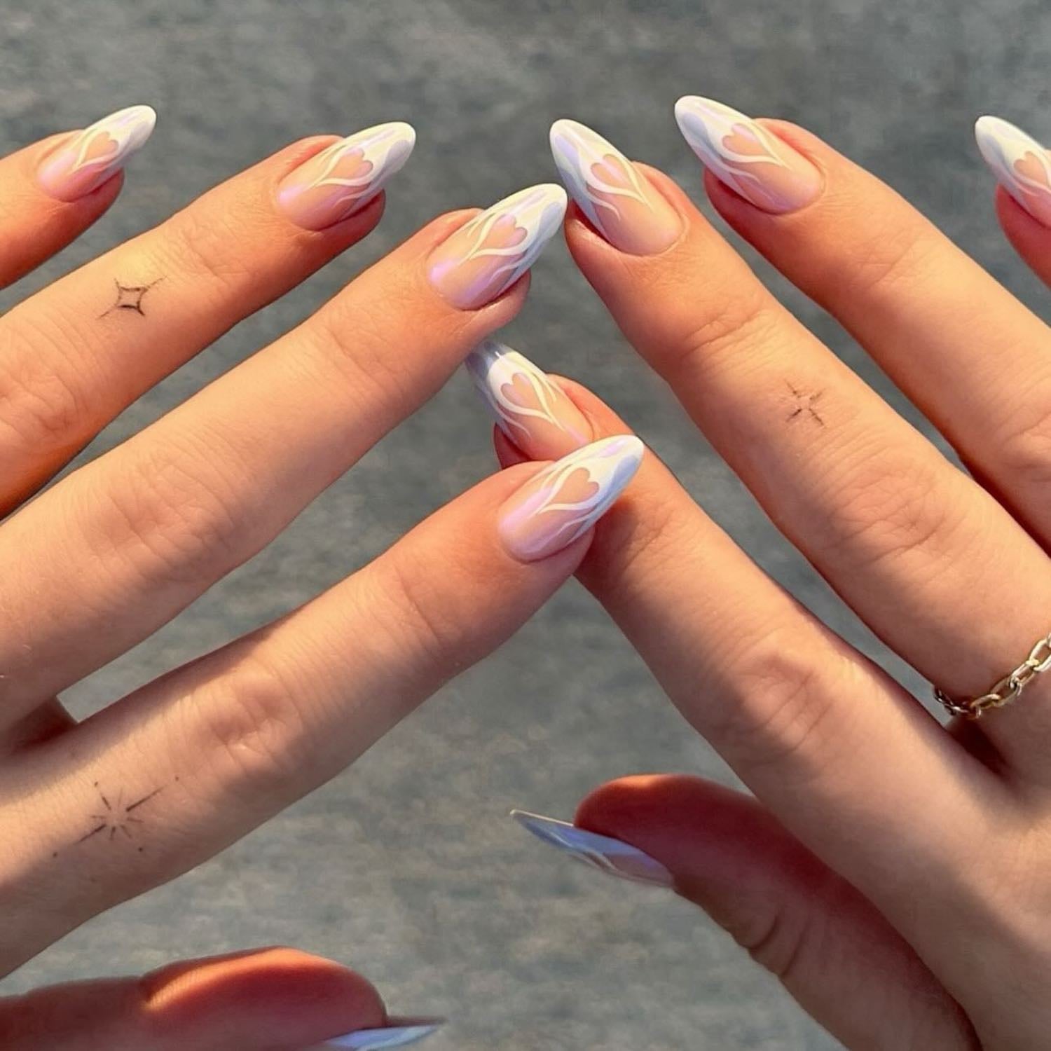 Iridescent Pink Gradient Heart Medium Almond Nails Iridescent Pink Gradient Heart Medium Almond Nails — Trendy Almond Nails