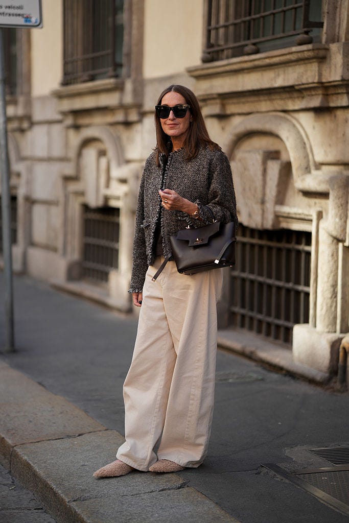 Oversized beige wide-leg trousers with textured jacket — Trendy Beige Outfits