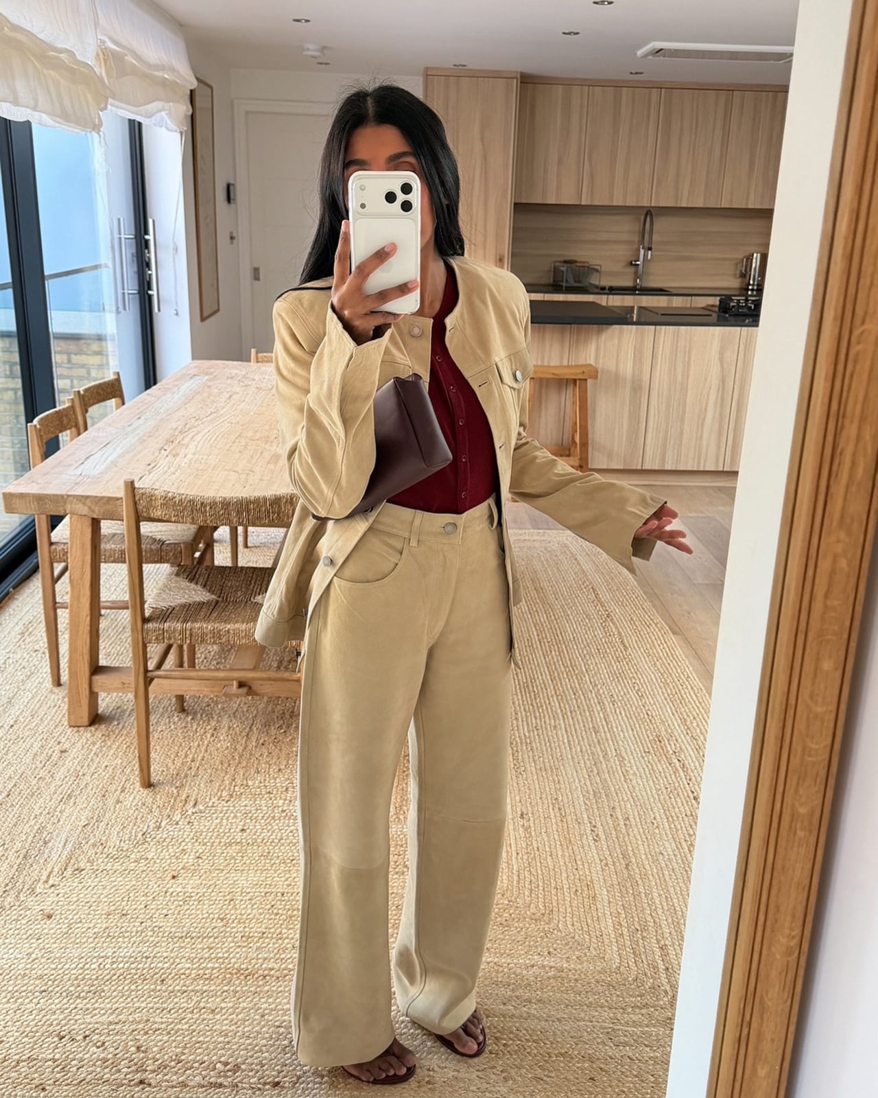 Beige suede-like jacket and wide-leg trousers suit — Trendy Beige Outfits