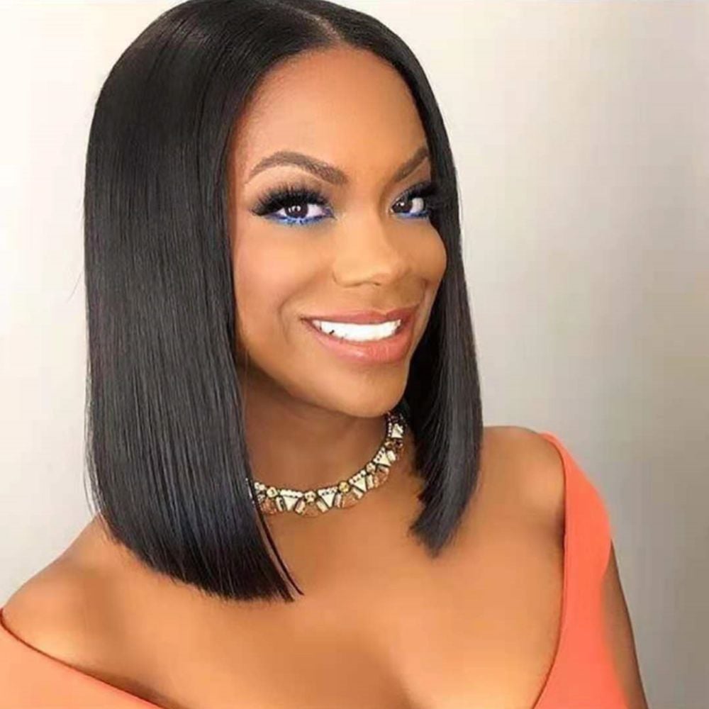 Sleek Collarbone Bob With Middle Part — Trendy Black Wig
