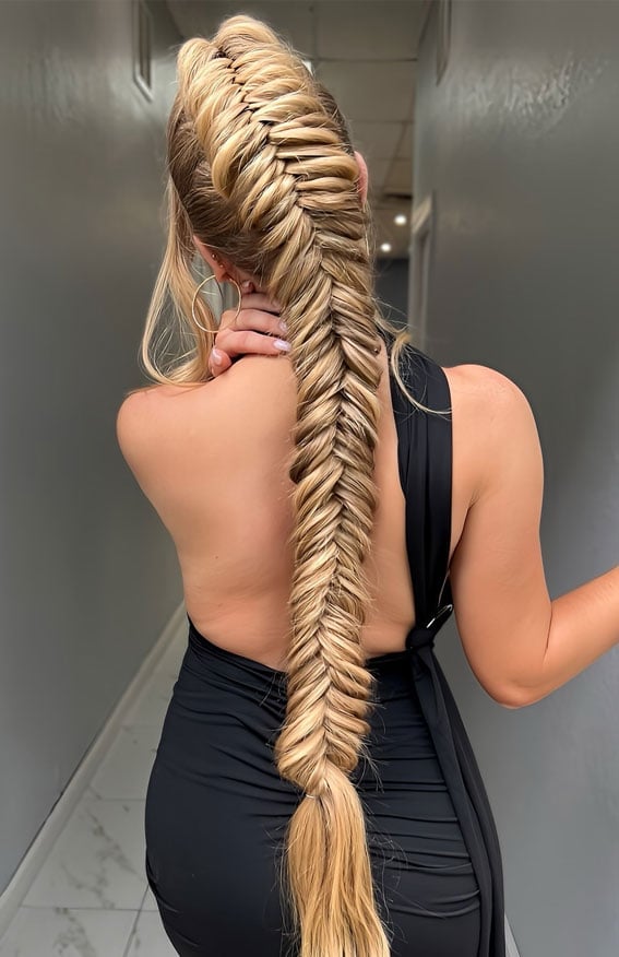 Voluminous Ash Blonde Fishtail Braid — Trendy Braids to the Back