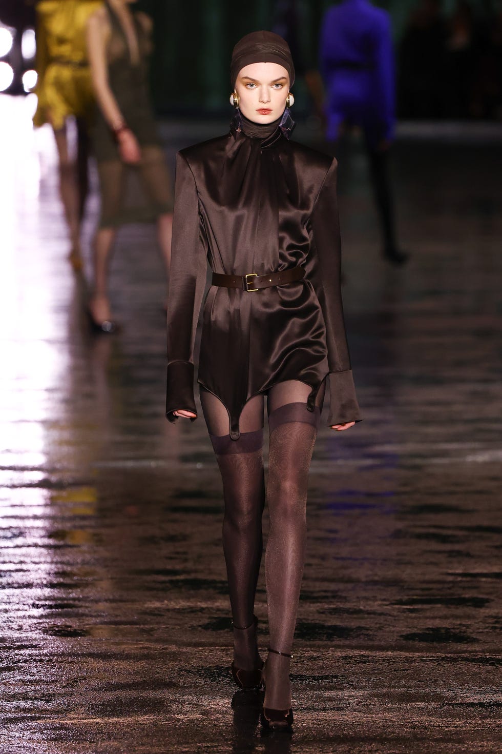 Brown Satin Top High Fashion Look — Trendy Brown Outfits