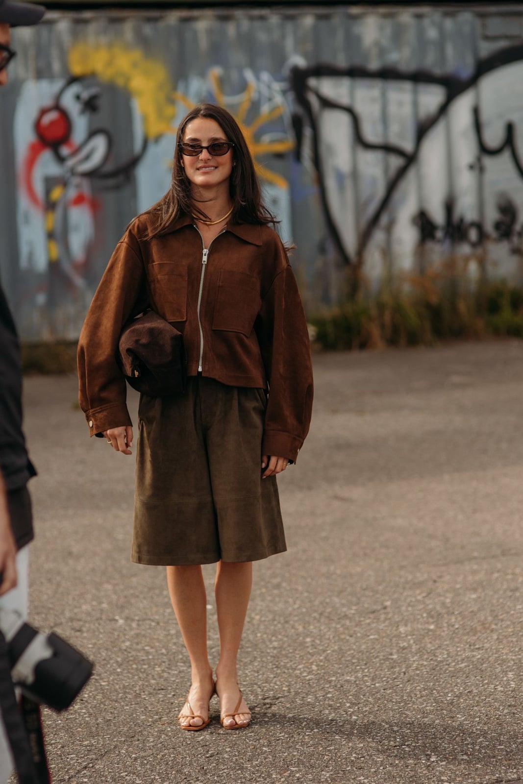 Brown Suede Jacket Casual Day Look — Trendy Brown Outfits