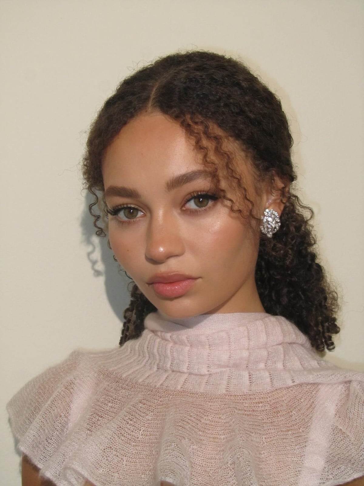 Voluminous Lob with Curtain Bangs Voluminous Lob with Curtain Bangs — Trendy Curly Hair Down