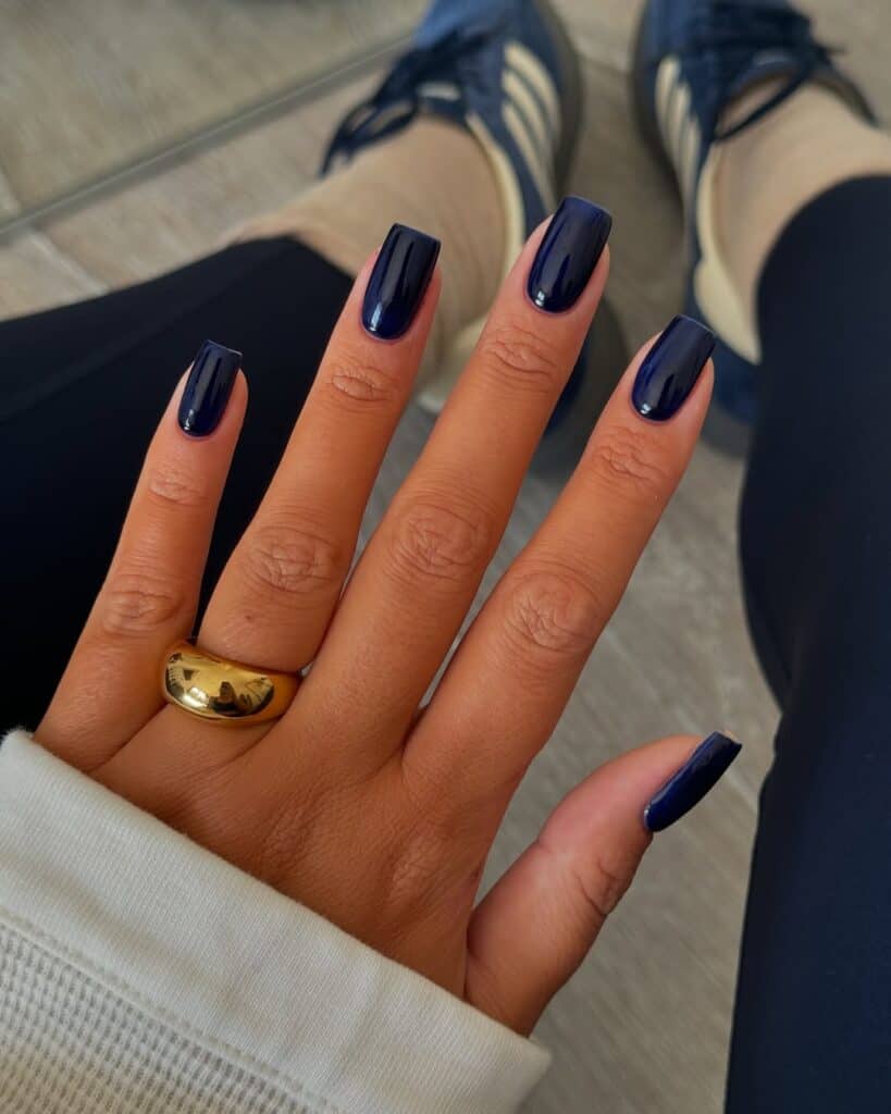 Glossy Dark Blue Short Square Nails — Trendy Dark Blue Nails