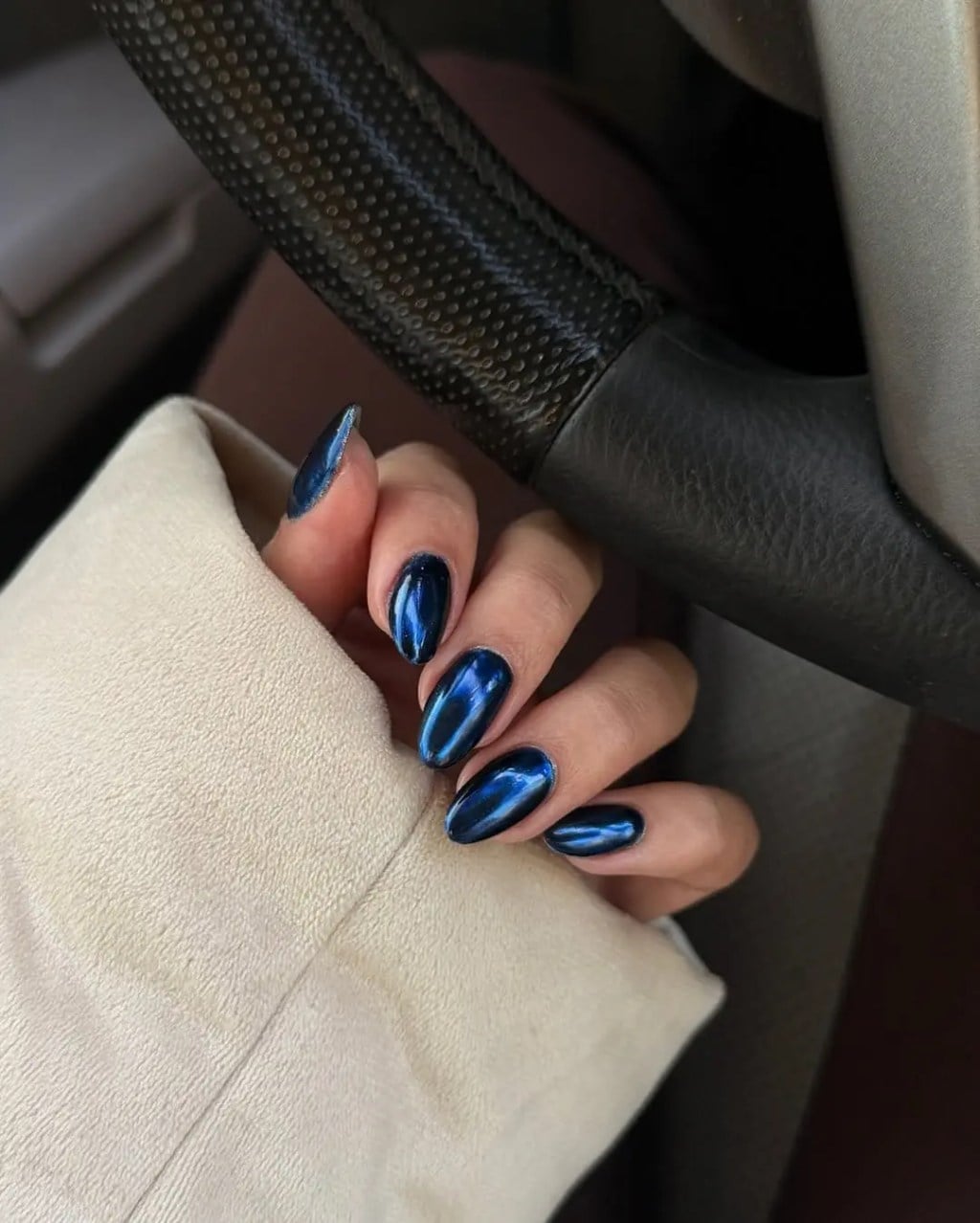 Metallic Chrome Deep Blue Medium Oval Nails — Trendy Dark Blue Nails