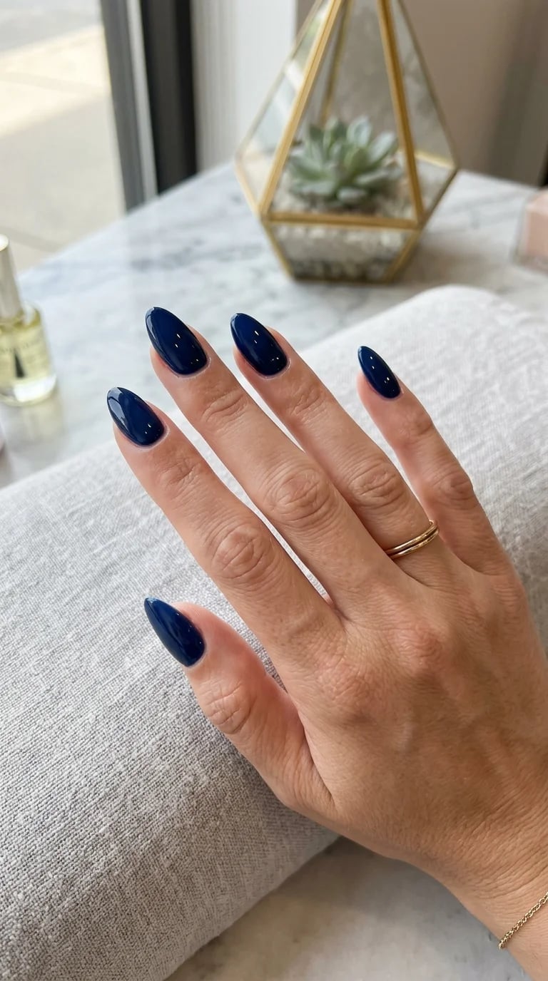 High-Gloss Deep Dark Blue Medium Almond Nails — Trendy Dark Blue Nails