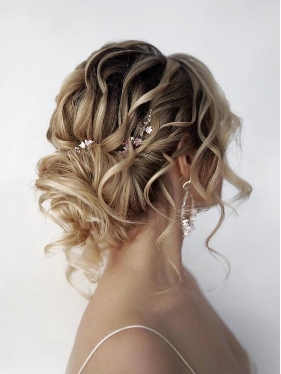 Blonde Curly Textured Updo Blonde Curly Textured Updo — Trendy Elegant Updo