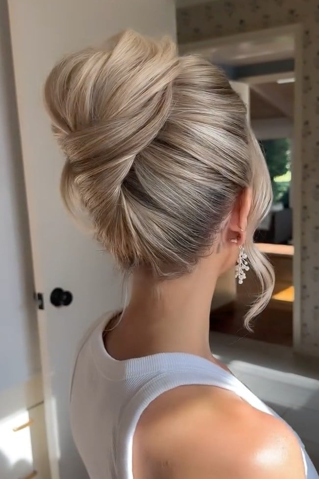 Ash Blonde Voluminous Twisted Updo Ash Blonde Voluminous Twisted Updo — Trendy Elegant Updo