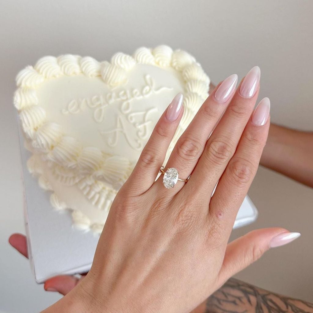 Textured Pearl Ombre Long Almond Nails, длинный миндаль — Trendy Engagement Nails