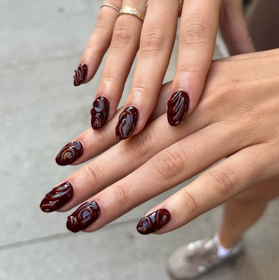 Deep Burgundy 3D Swirls Short Oval Nails — Trendy Gel Nail Art
