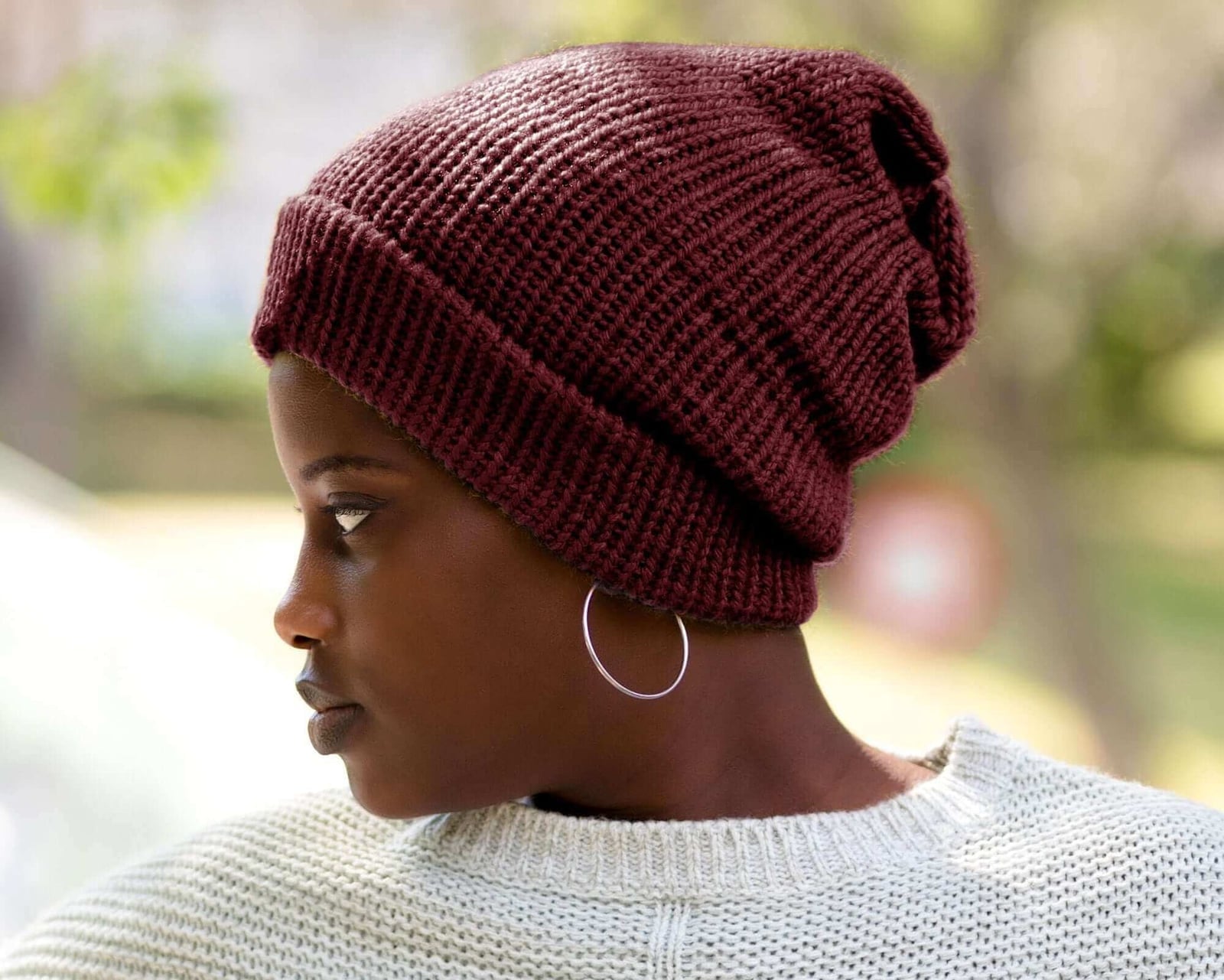 Shoulder Length Wavy Dark Hair with Maroon Beanie Shoulder Length Wavy Dark Hair with Maroon Beanie — Trendy Hair with Hat