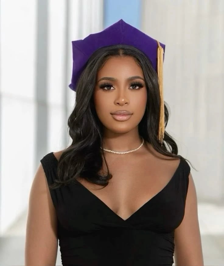 Mid-Back Loose Waves with Curtain Bangs and Graduation Cap Mid-Back Loose Waves with Curtain Bangs and Graduation Cap — Trendy Hair with Hat