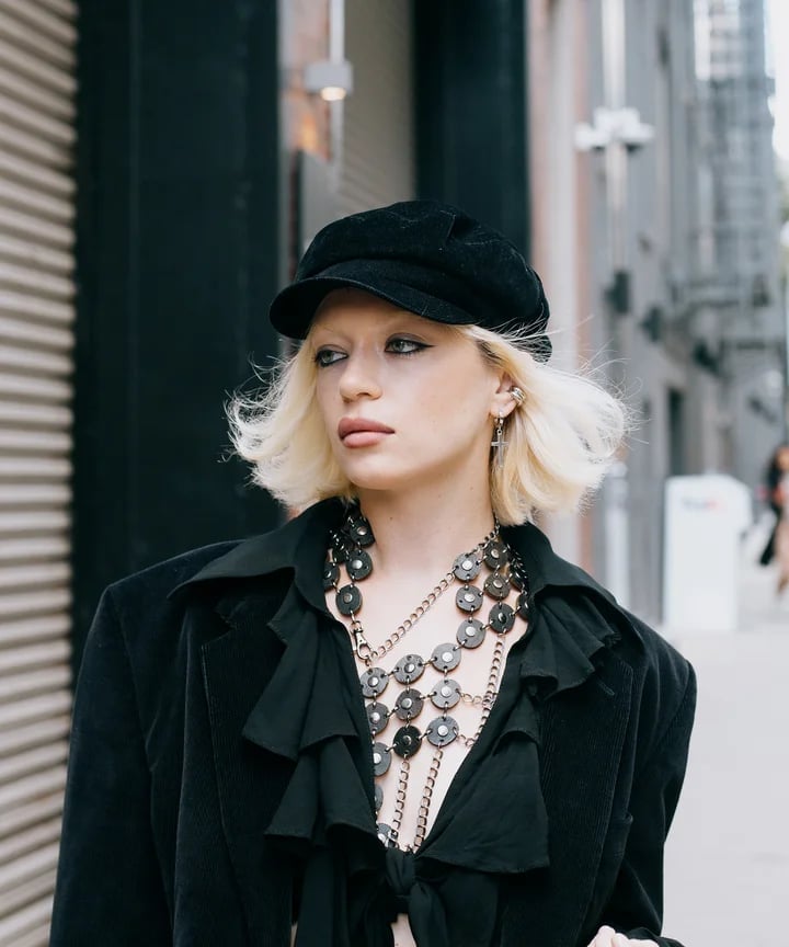 Mid-Back Loose Waves with Cap Mid-Back Loose Waves with Cap — Trendy Hair with Hat