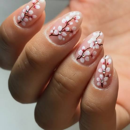Medium Oval Cherry Blossom Glossy Pink Nails, Close-Up Take — Trendy Japan Nails
