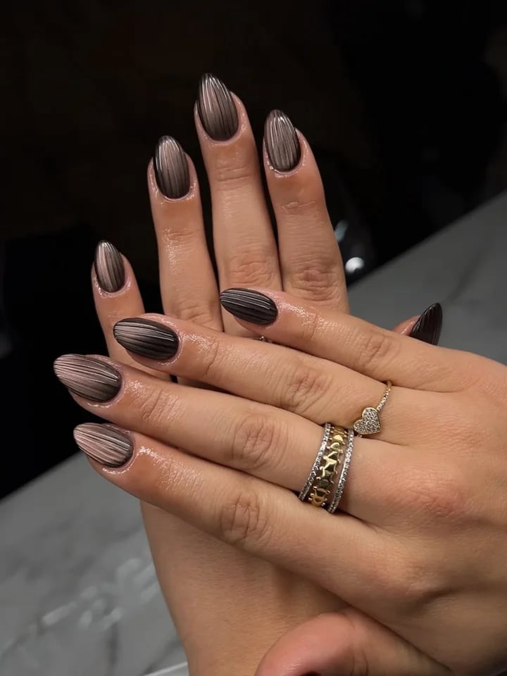 Short Oval Pale Yellow Nails — Trendy Luxury Nails