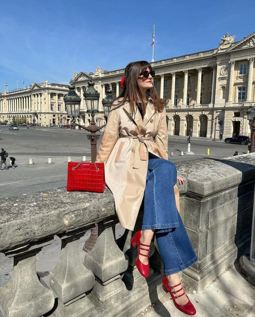 Red Mary Janes with Wide-Leg Jeans and Beige Trench Coat Red Mary Janes with Wide-Leg Jeans and Beige Trench Coat — Trendy Mary Janes Outfit