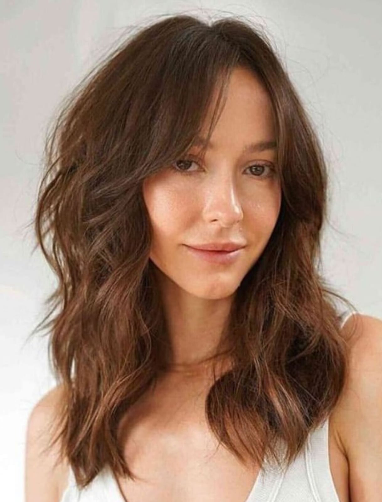 Collarbone Layered Lob With Curtain Bangs Collarbone Layered Lob With Curtain Bangs — Trendy Medium Hair