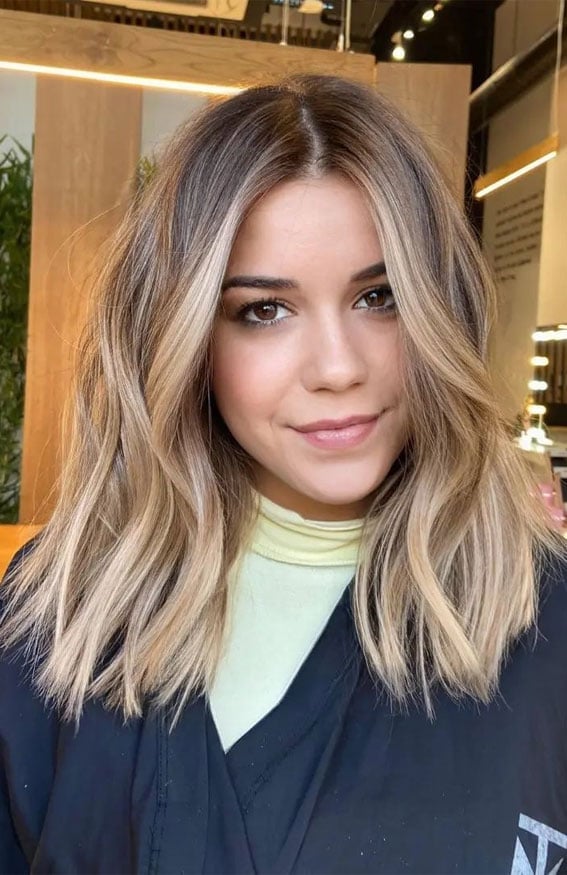 Shoulder Length Shag With Blonde Balayage Shoulder Length Shag With Blonde Balayage — Trendy Medium Hair