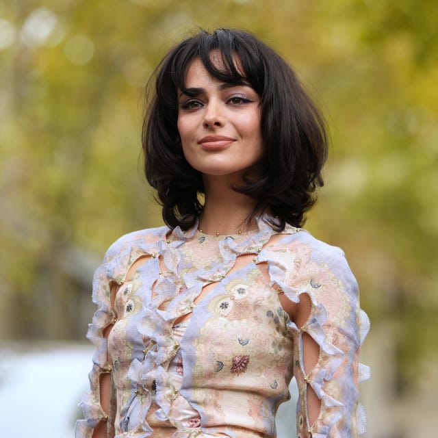 Chin Length Bob With Blunt Bangs, Dark Brown Chin Length Bob With Blunt Bangs, Dark Brown — Trendy Medium Hair