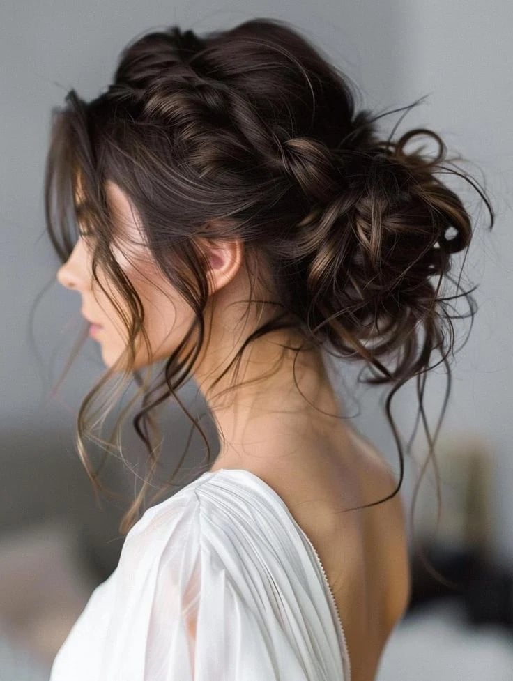 Messy Updo With Loose Tendrils Fine Hair Messy Updo With Loose Tendrils Fine Hair — Trendy Natural Bun