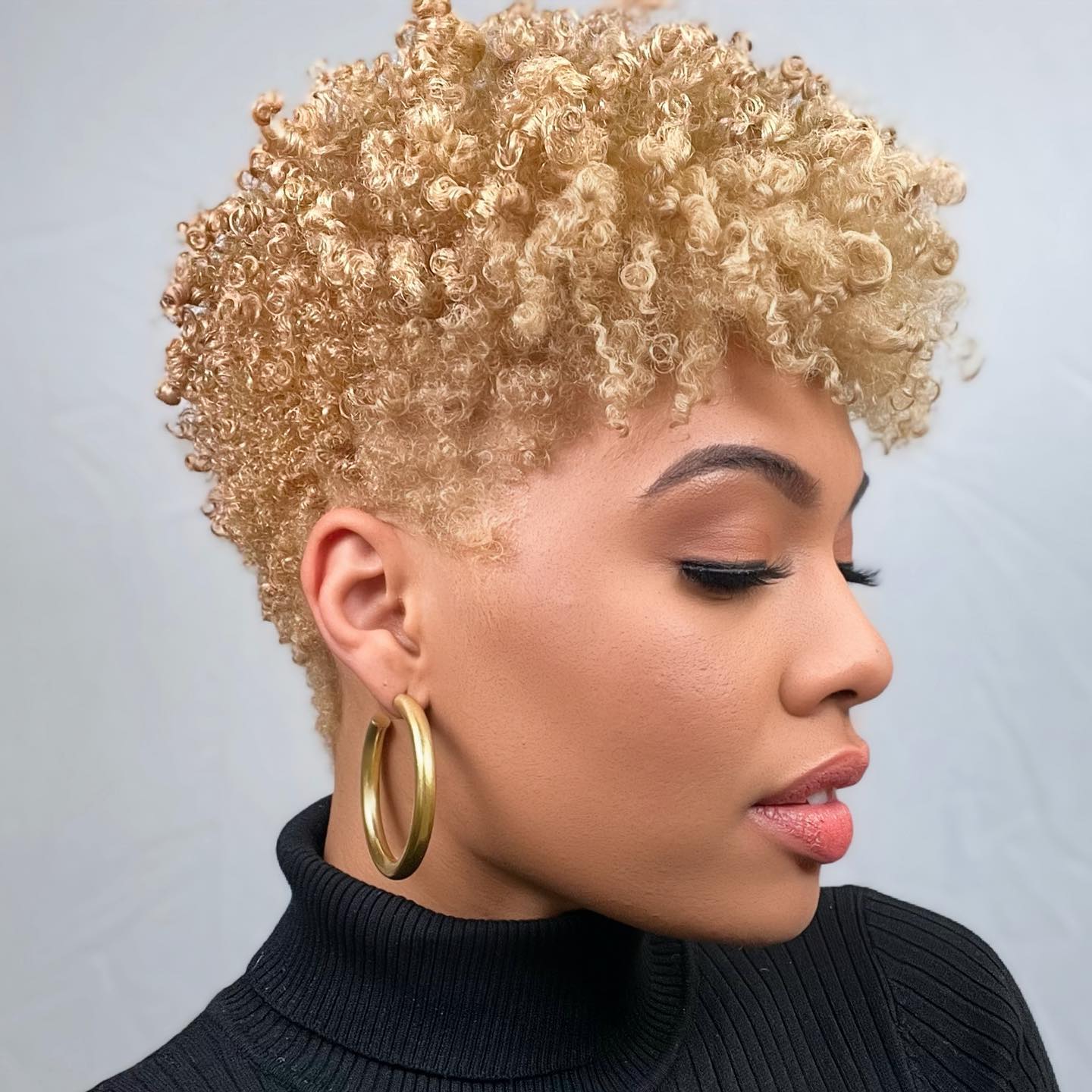 Short Blonde Afro Collarbone Length Short Blonde Afro Collarbone Length — Trendy Natural Hair
