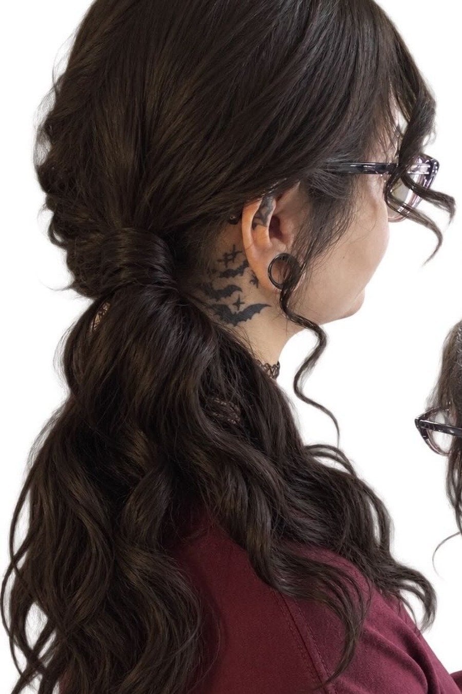 Dark Brown Wavy Ponytail Twisted Base, Close-Up Take Dark Brown Wavy Ponytail Twisted Base, Close-Up Take — Trendy Pony Hairstyles