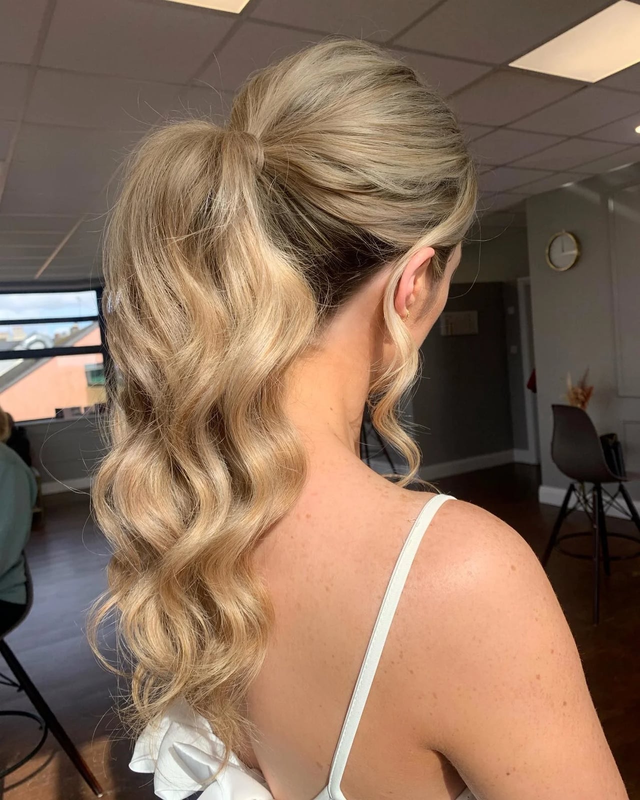 Ash Blonde High Ponytail Voluminous Waves, Mid-Back Ash Blonde High Ponytail Voluminous Waves, Mid-Back — Trendy Pony Hairstyles