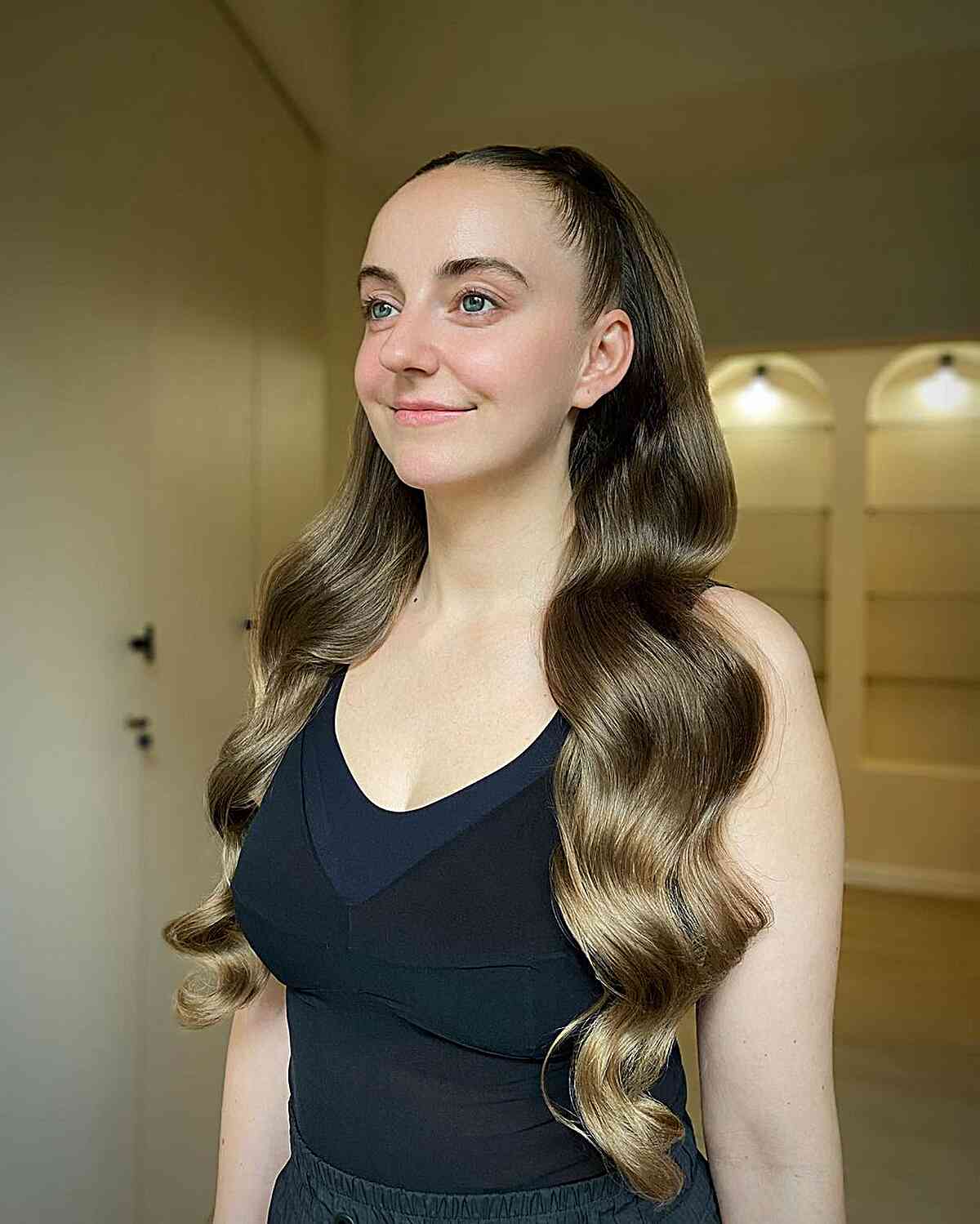 Voluminous Wavy Ponytail With Highlights — Trendy Quick Weave Ponytail