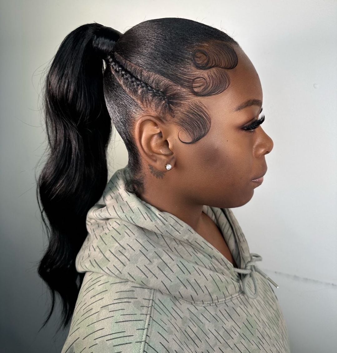 Extreme Sleek Ponytail With Sculpted Edges — Trendy Quick Weave Ponytail