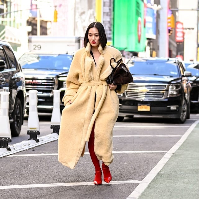 Red Ankle Boots With Teddy Coat And Black Top — Trendy Red Boots Outfit
