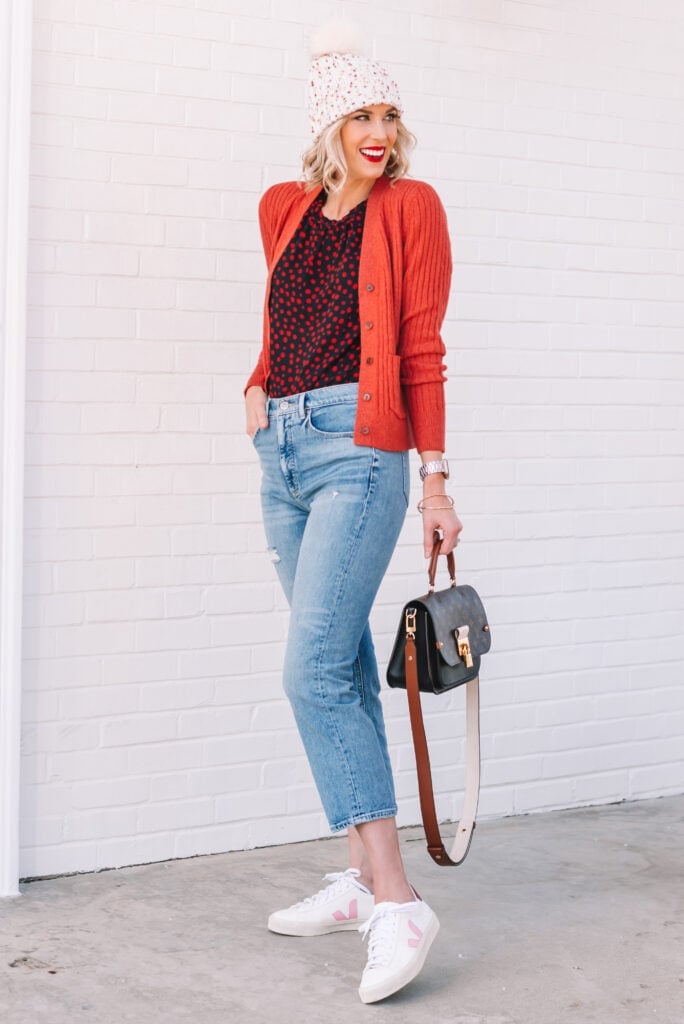 Cropped Red Cardigan With Printed Top and Jeans Cropped Red Cardigan With Printed Top and Jeans — Trendy Red Cardigan Outfit