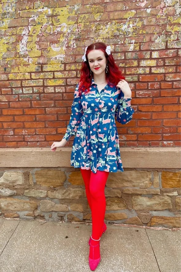 Blue Printed Dress With Red Tights And Pink Heels — Trendy Red Tights Outfit