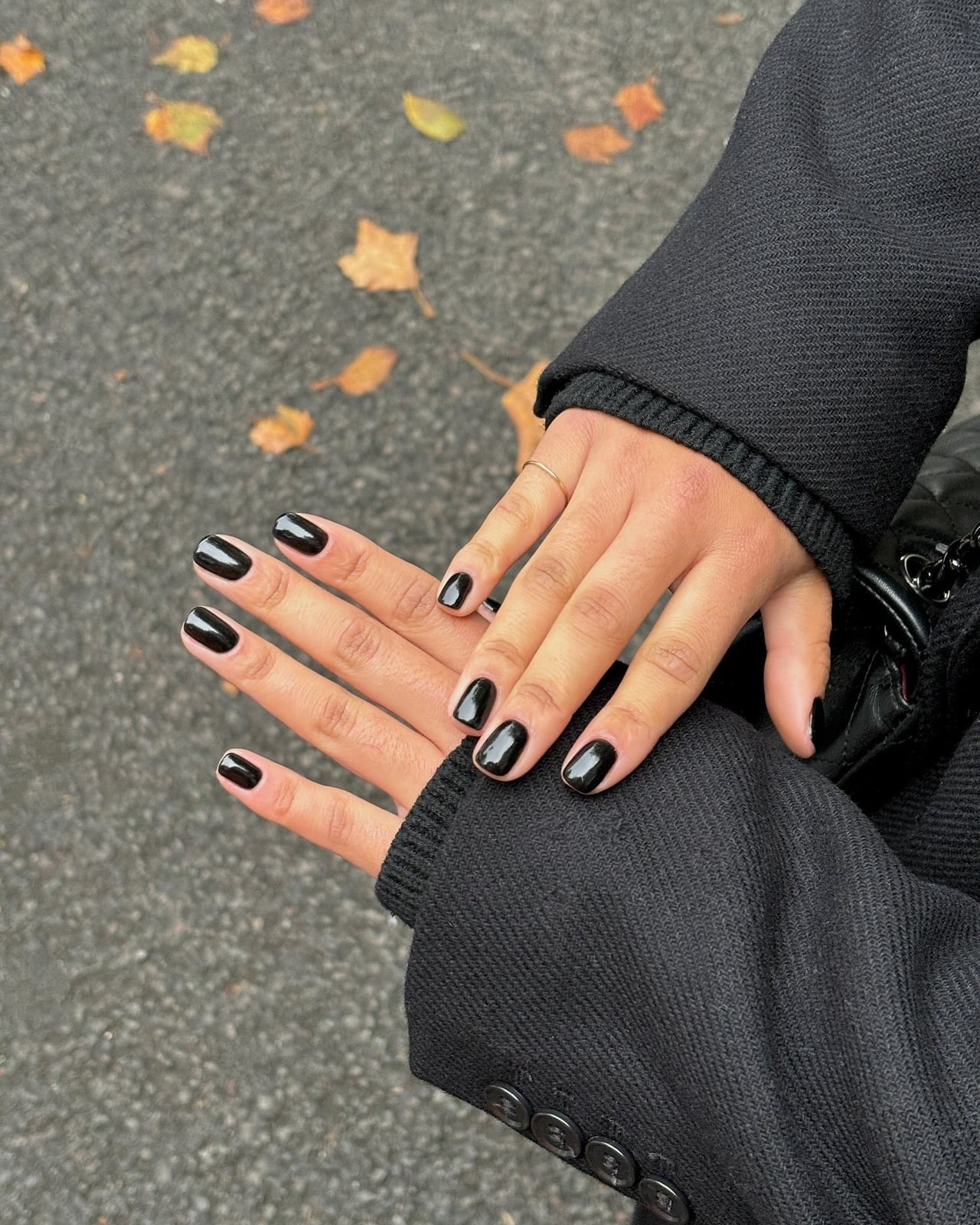 Uniform Glossy Black Short Oval Nails — Trendy Short Black Nails