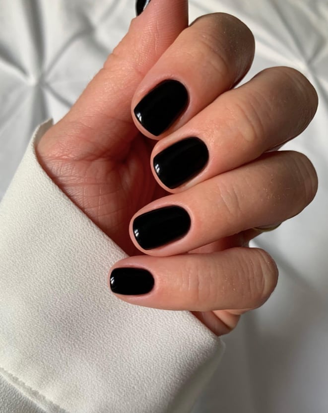 High Gloss Opaque Black Soft Square Nails — Trendy Short Black Nails