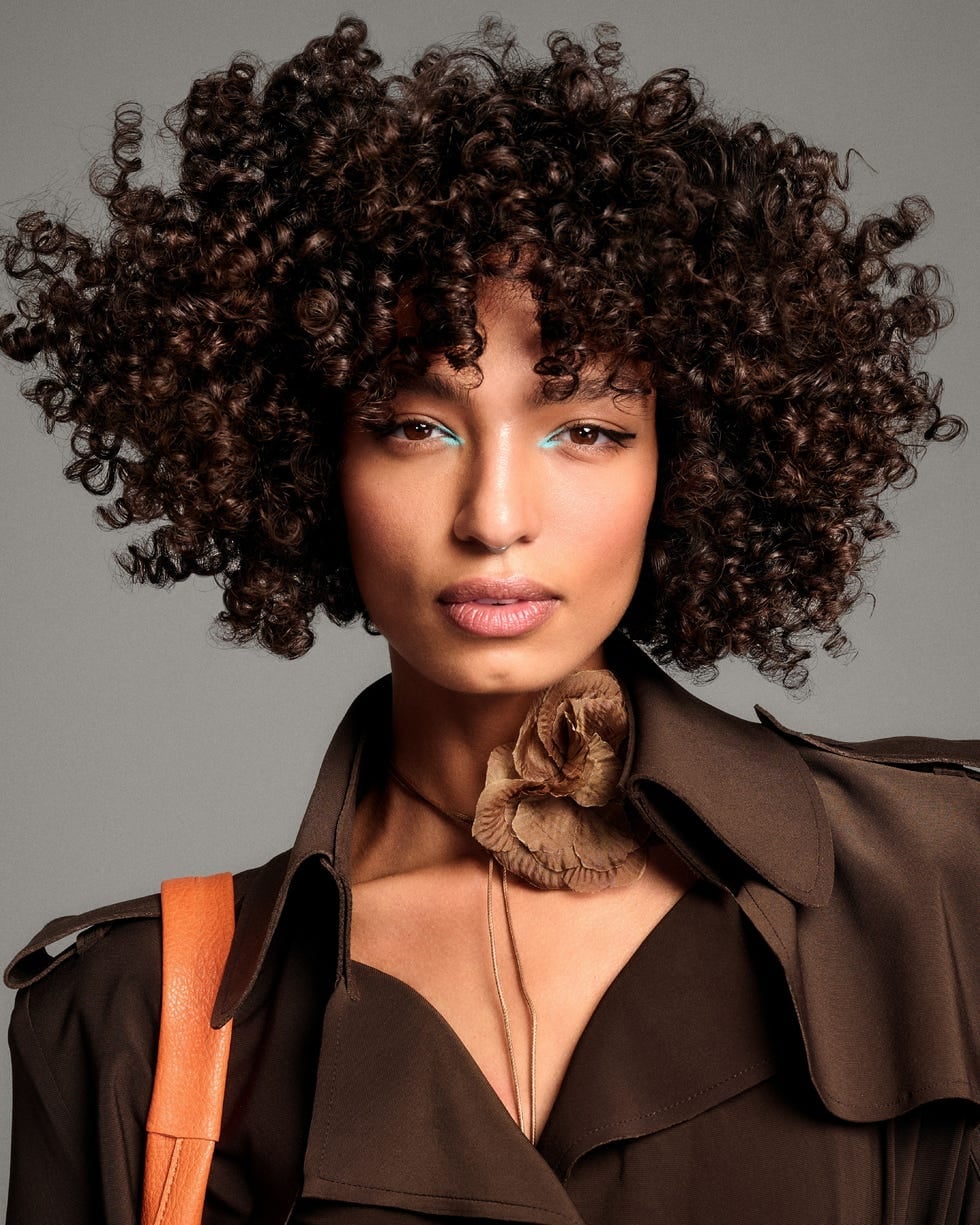 Collarbone Layers Dark Brown Curls Collarbone Layers Dark Brown Curls — Trendy Short Hair Hairstyles