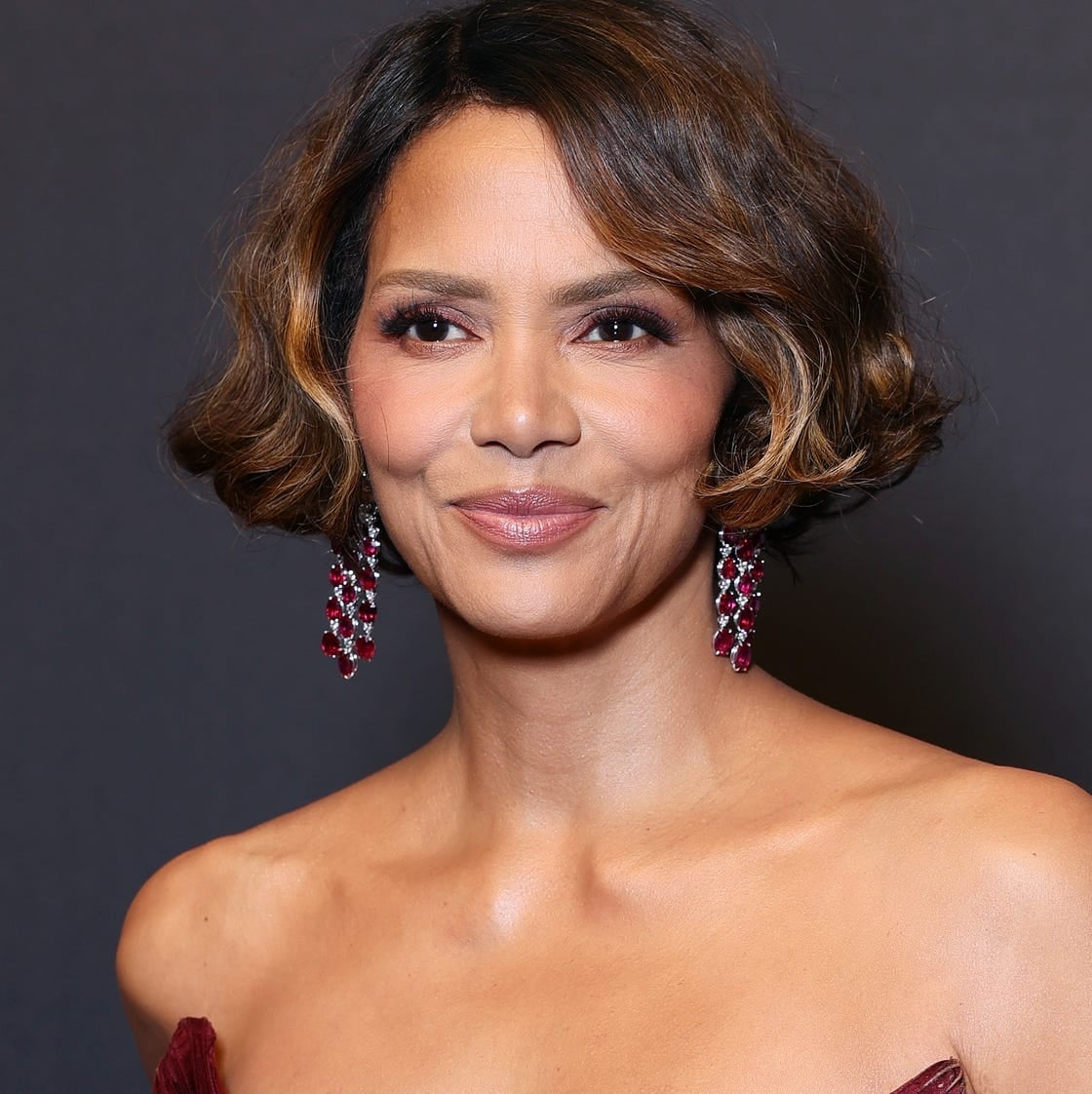 Chin Length Bob Honey Highlights Chin Length Bob Honey Highlights — Trendy Short Hair Hairstyles