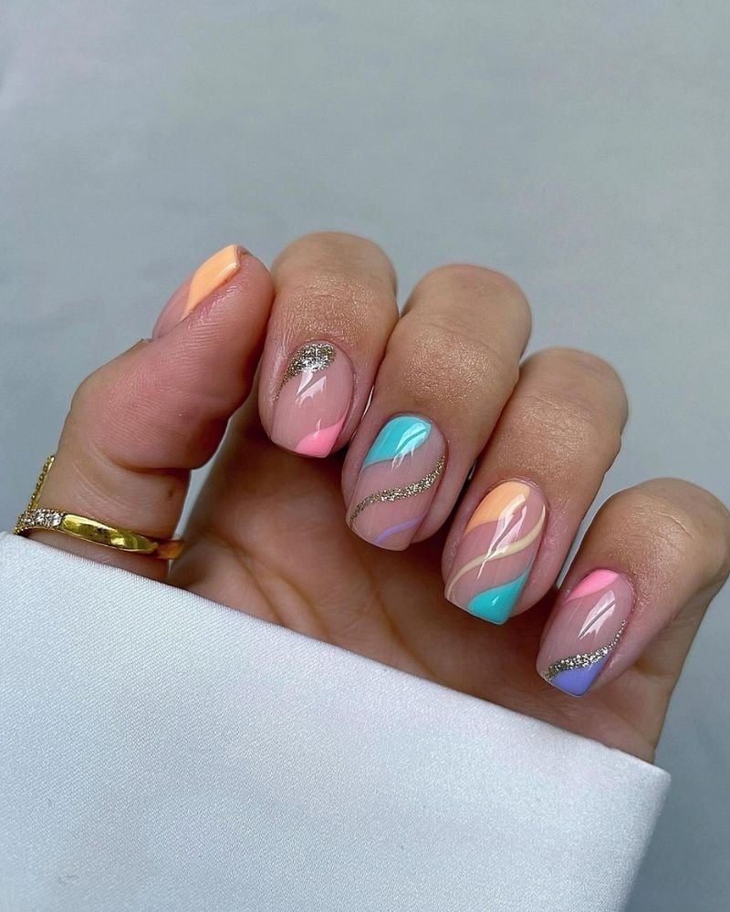 Sheer Pastel Wavy Lines Glitter Short Almond Nails Sheer Pastel Wavy Lines Glitter Short Almond Nails — Trendy Short Nails Color