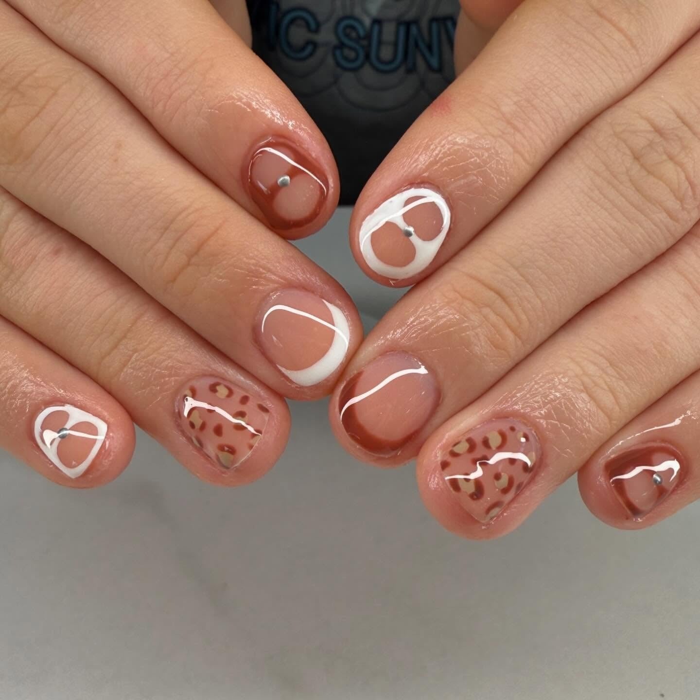 Mixed Pattern Leopard Swirl Silver Dot Short Square Nails Mixed Pattern Leopard Swirl Silver Dot Short Square Nails — Trendy Short Nails Color