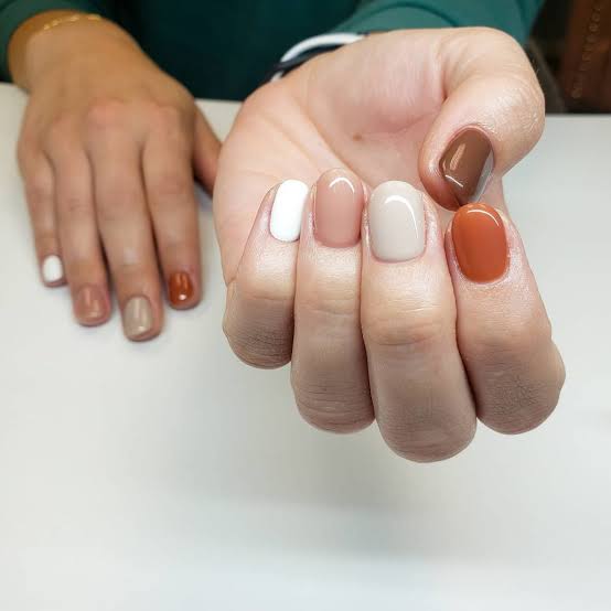 Autumnal Gradient Short Rounded Nails Autumnal Gradient Short Rounded Nails — Trendy Short Nails Color