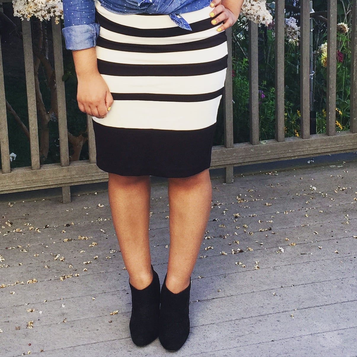 Bold Striped Pencil Skirt With Denim Shirt and Ankle Boots — Trendy Striped Skirt Outfit
