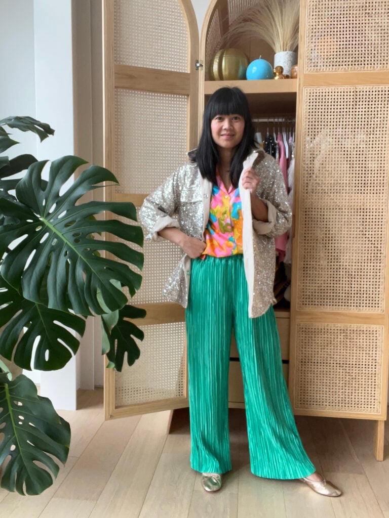 Sequin Jacket with Printed Blouse and Green Wide-Leg Trousers — Trendy Vintage Outfits