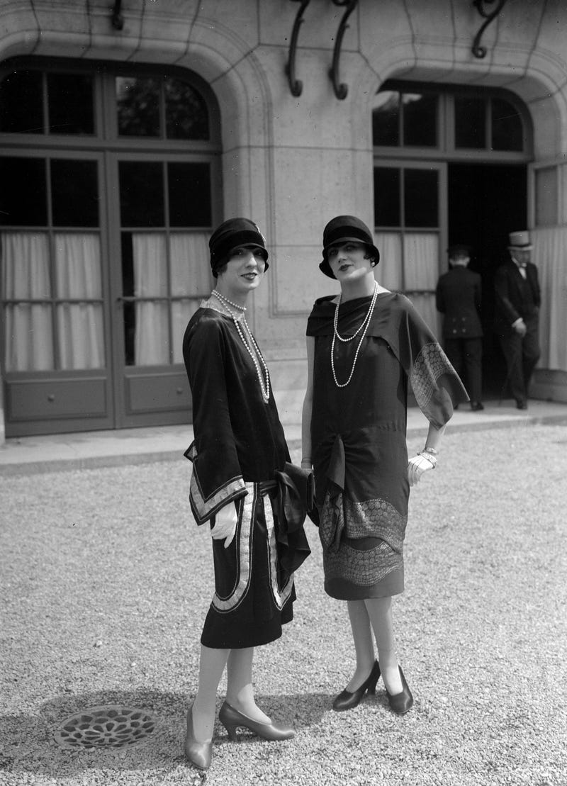 1920s Beaded Fringe Shift Dresses — Trendy Vintage Outfits