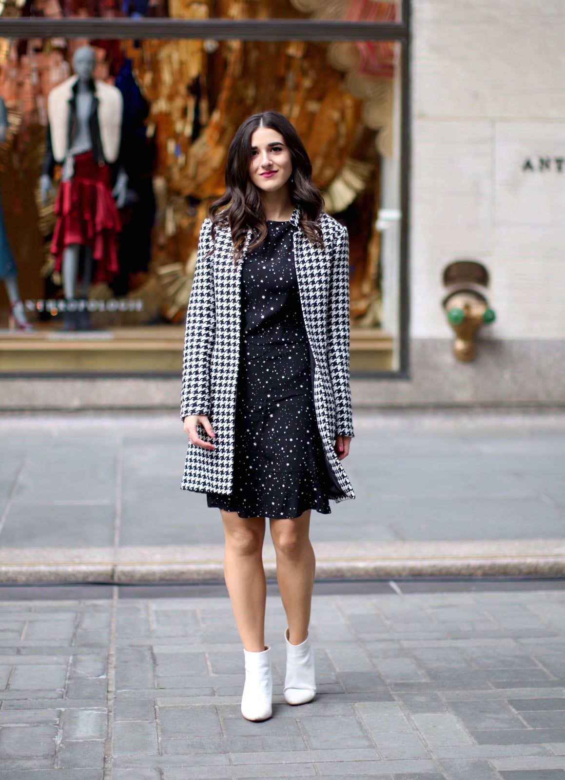 Houndstooth Coat With White Ankle Boots Houndstooth Coat With White Ankle Boots — Trendy White Boots Outfit