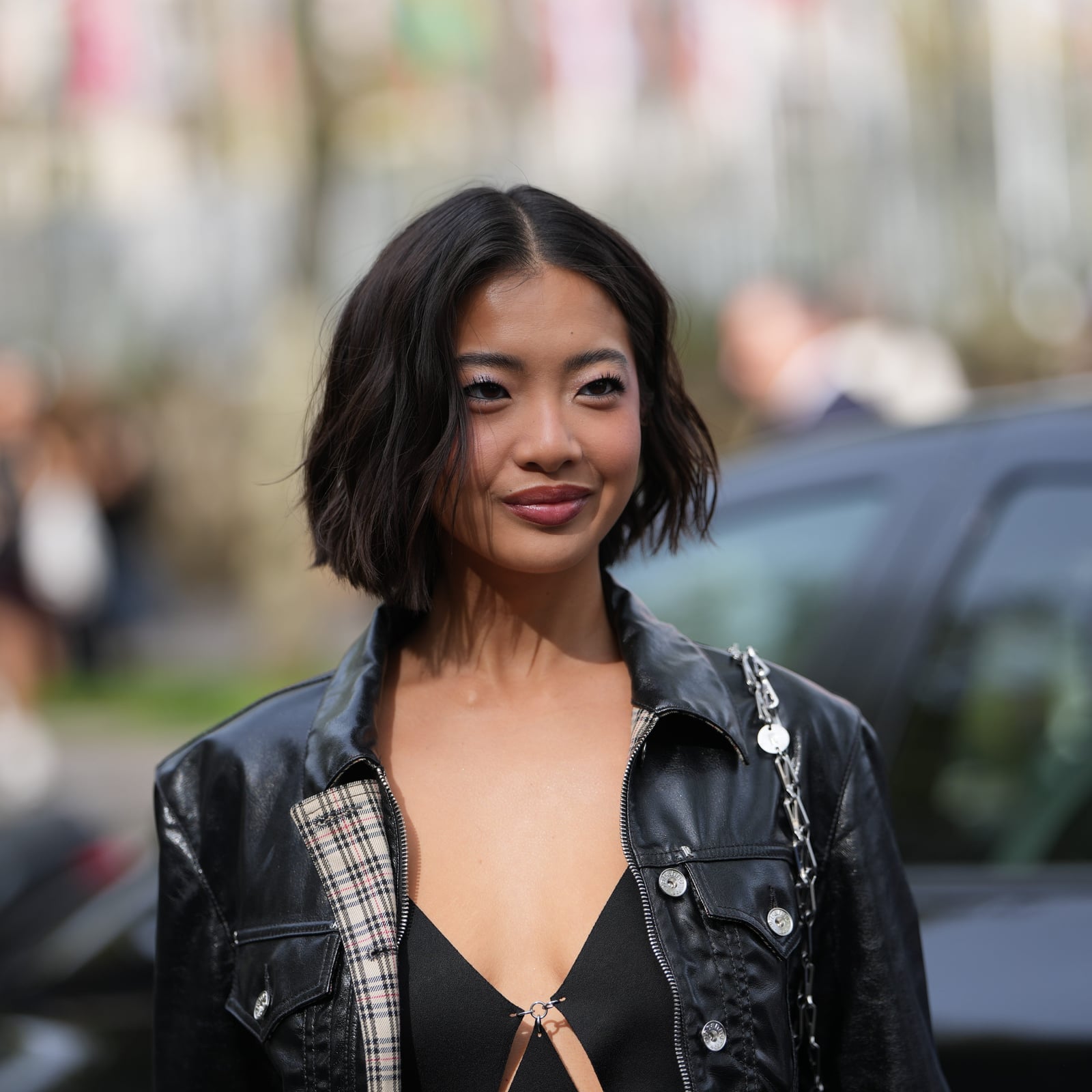 Chin Length Bob With Subtle Tones Chin Length Bob With Subtle Tones — Wavy Hair Hairstyles